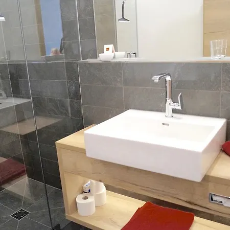 Unterwirt - Jokercard Im Sommer Inklusive